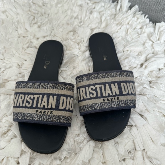 Dior Dway Slide
Deep Blue Embroidered Cotton - Picture 1 of 5